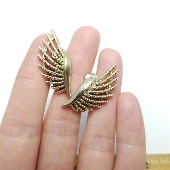 Vintage Coro Gold Tone Wing Shape Clip On Earrings, Retro 70s Design, Estate - Picture 6 of 6